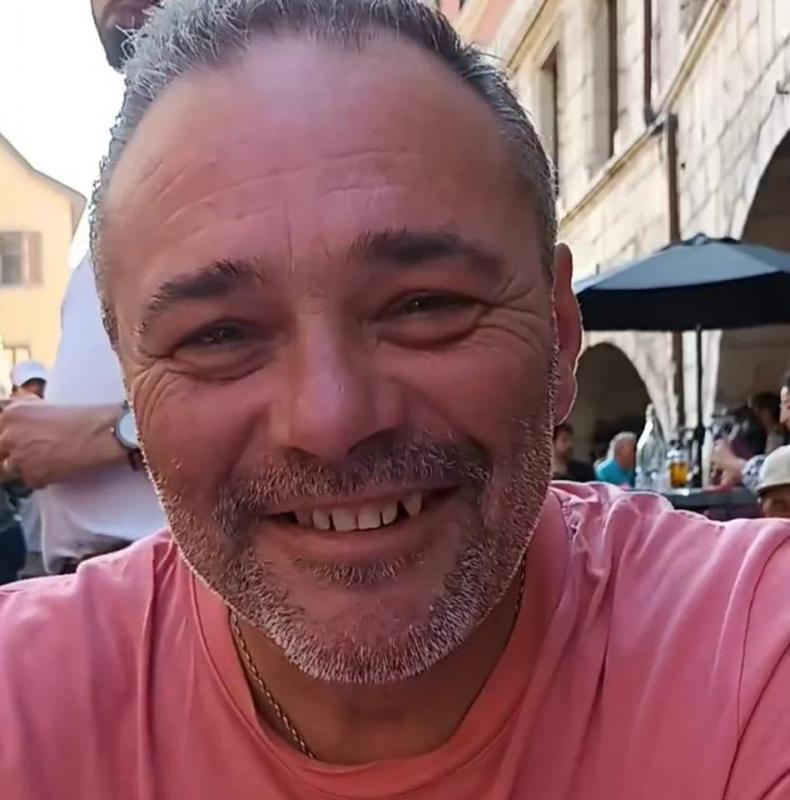julien 47 ans Bize Minervois