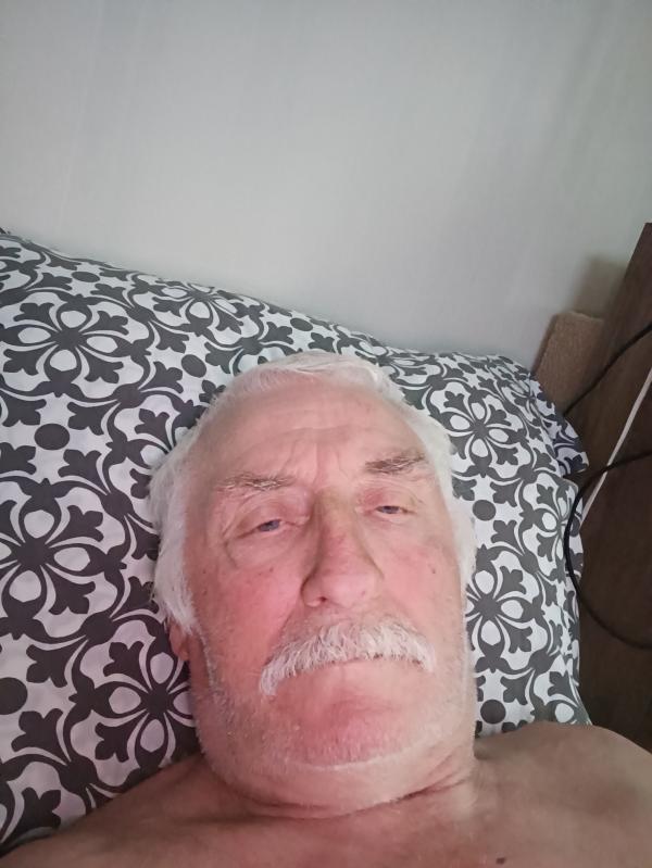 Paul 69 ans Saint Thibault des Vignes