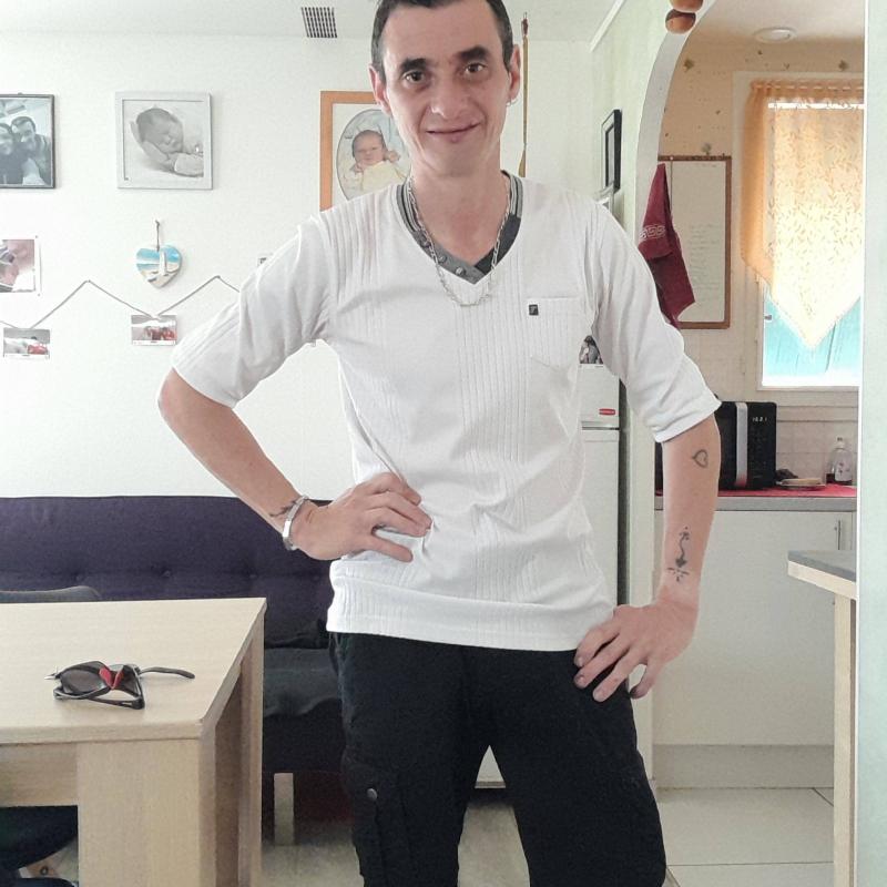 bruno 46 ans Saint Aubin le Cloud