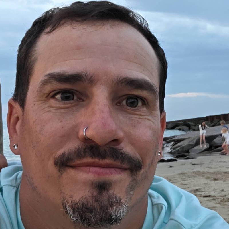 Kévin 39 ans Le Mans
