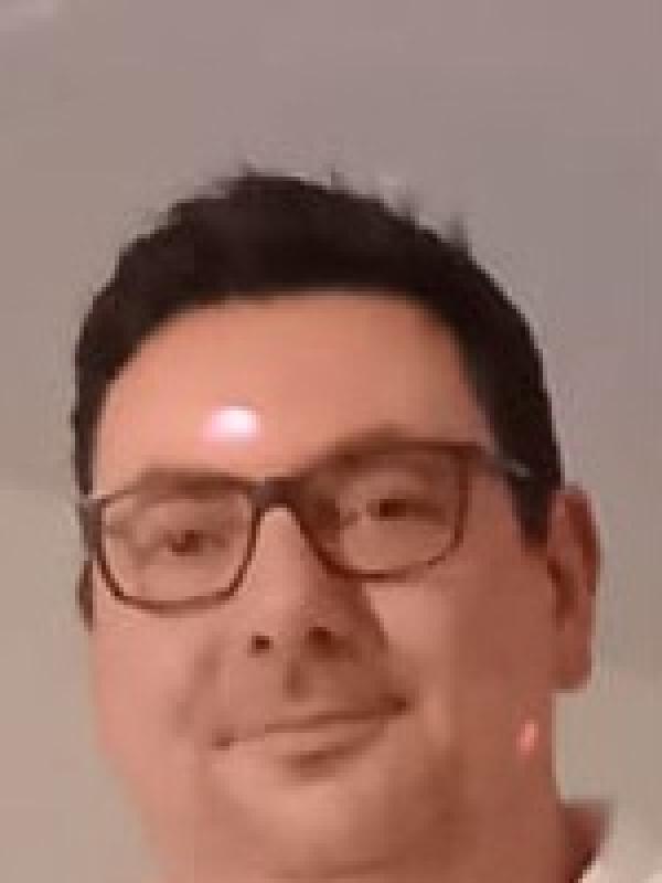 Greg 46 ans Laon