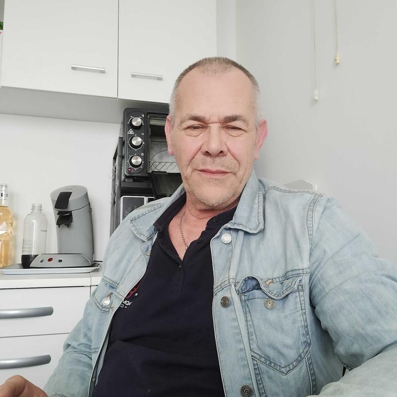 henri  64 ans Saint Chamond
