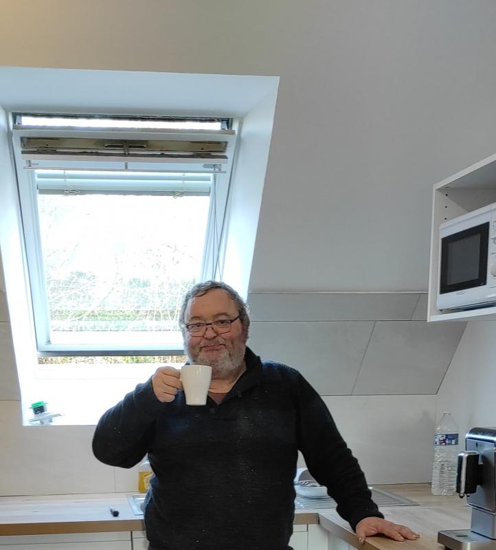 Paul  63 ans Langast
