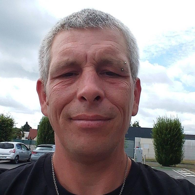 yves 40 ans Hirson