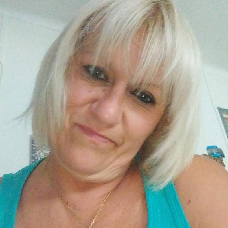 lili 59 ans Aubrives