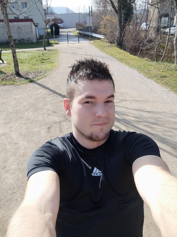 Antonio  31 ans Bourges