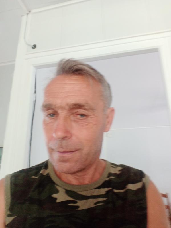 guy 60 ans Compiègne