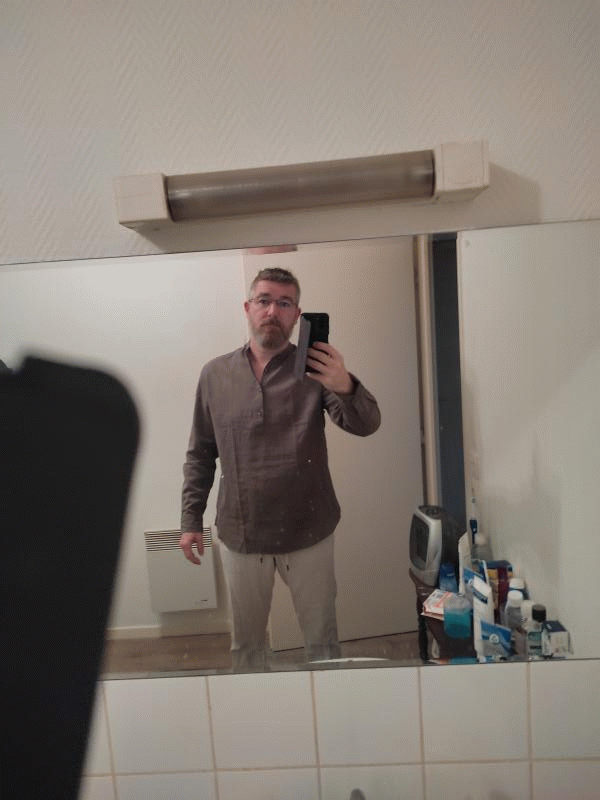 Mathieu  42 ans La Madeleine