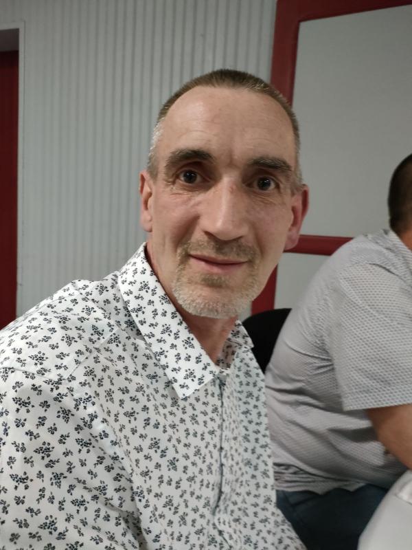 Fred  54 ans Desvres