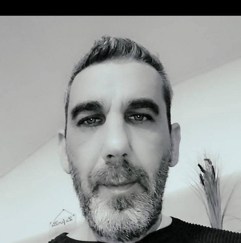 Laurent  45 ans Thiviers