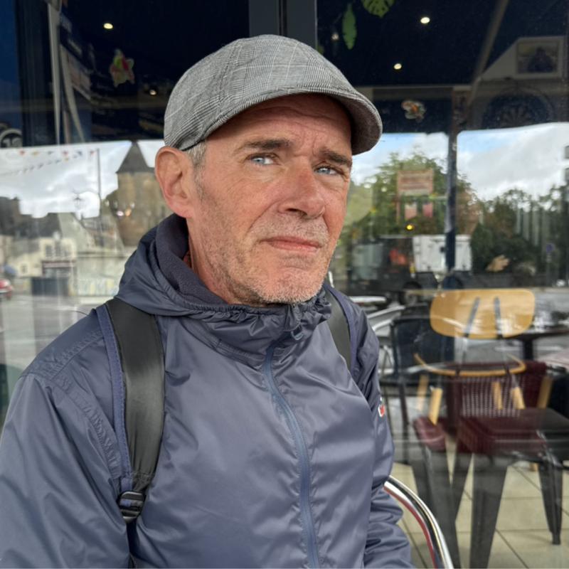 vincent 56 ans Mayenne