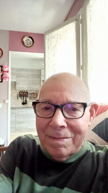 Georges  69 ans Rochefort