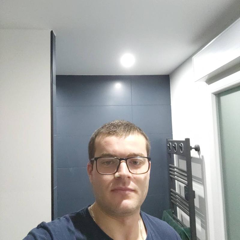 adrien 28 ans Laronxe