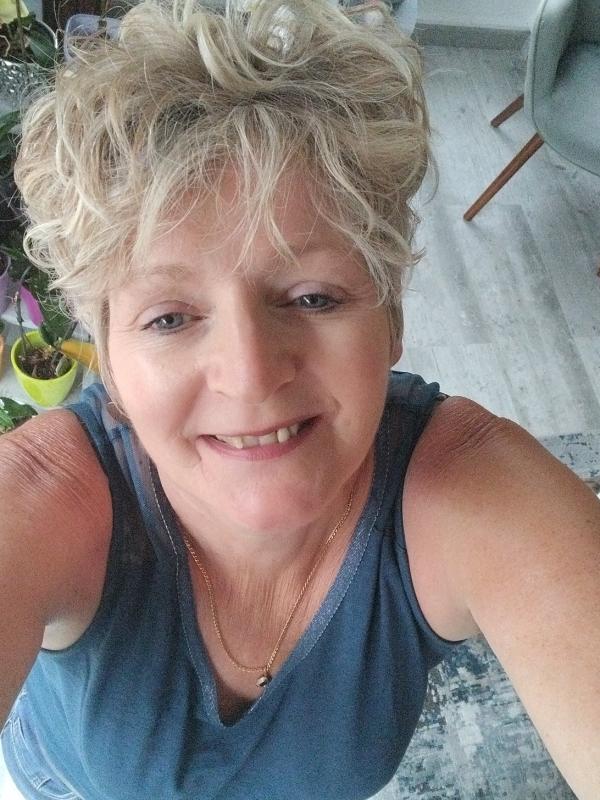 Valou  56 ans Blesme