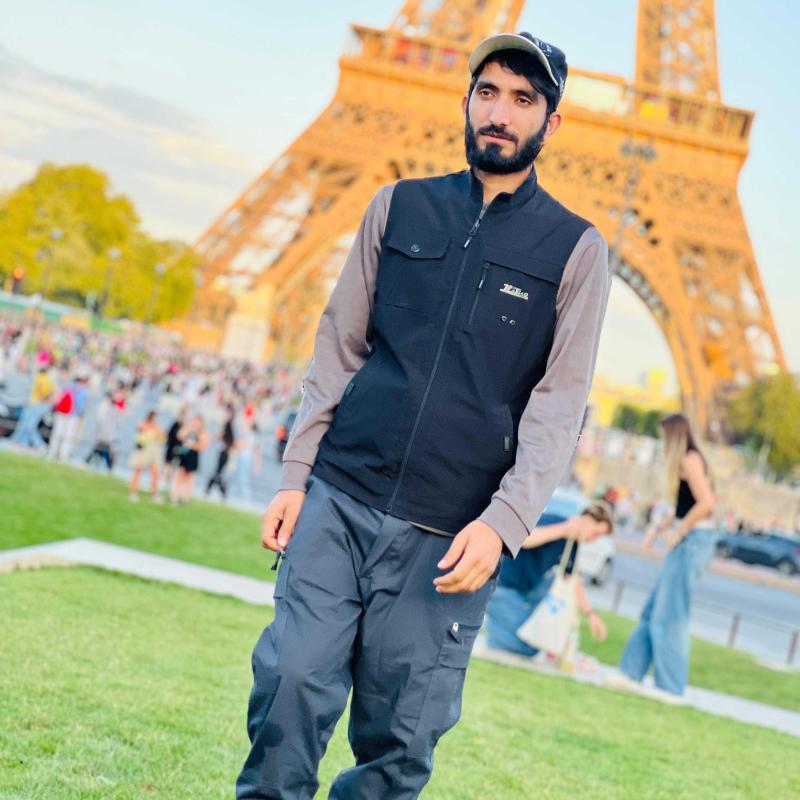 Farhadullah 26 ans Paris