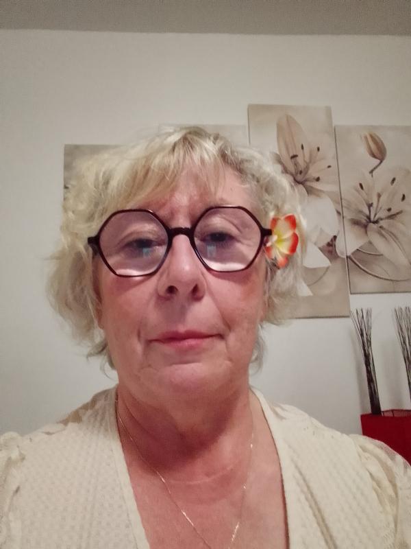Ambre  67 ans Millau