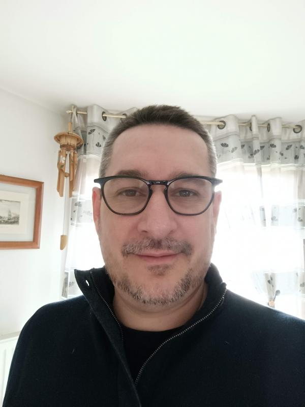 Yanis  39 ans Annecy le Vieux