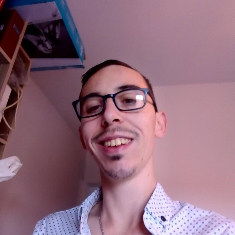 anthony 34 ans Denain