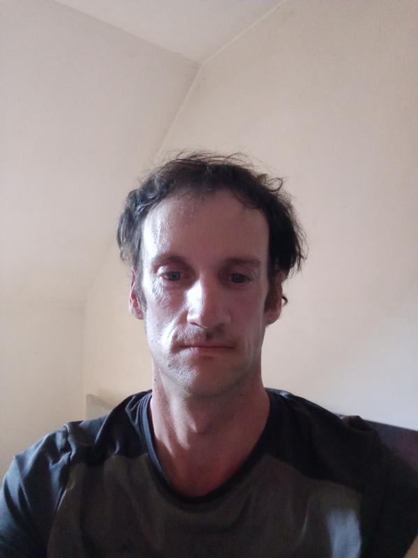 Alexandre  43 ans Vasseny