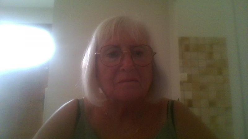Colette  71 ans Montréal la Cluse
