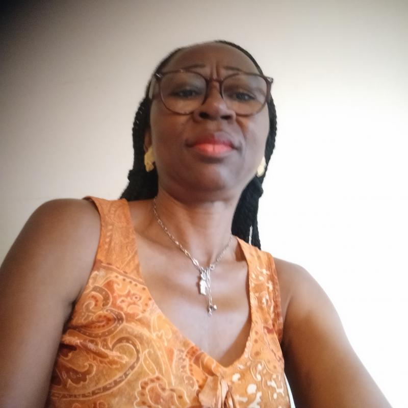 Marionnette  53 ans paris 3eme arrondissement