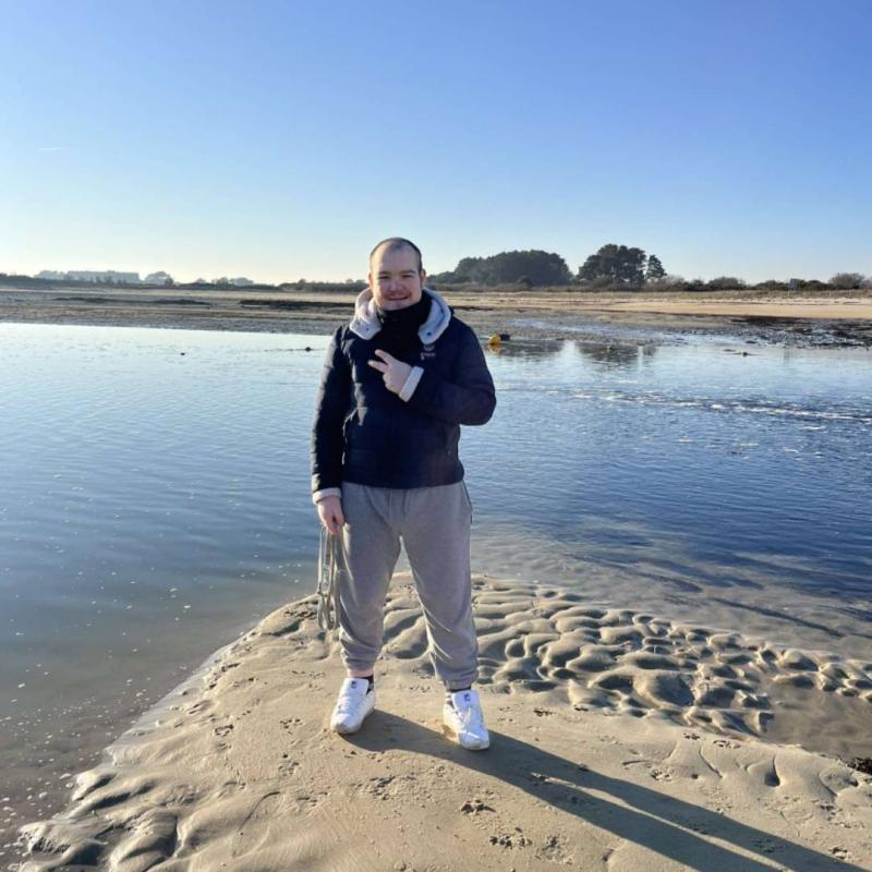 leo 25 ans Fleury les Aubrais