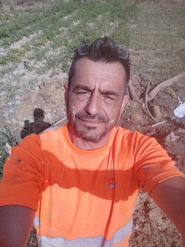 Joe 49 ans Angers