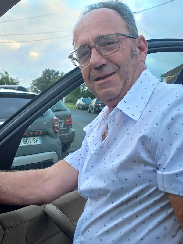Sergio 68 ans Cercy la Tour