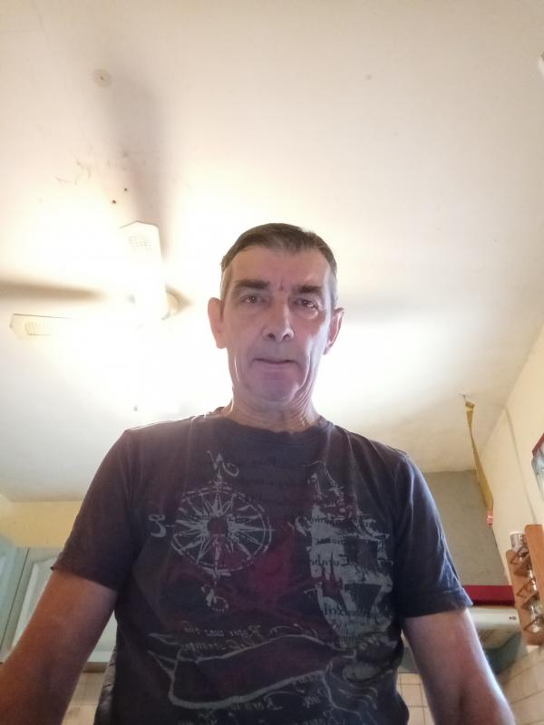 Jacky  60 ans La Celle sur Loire