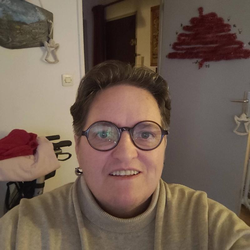 Estelle 56 ans Avignon