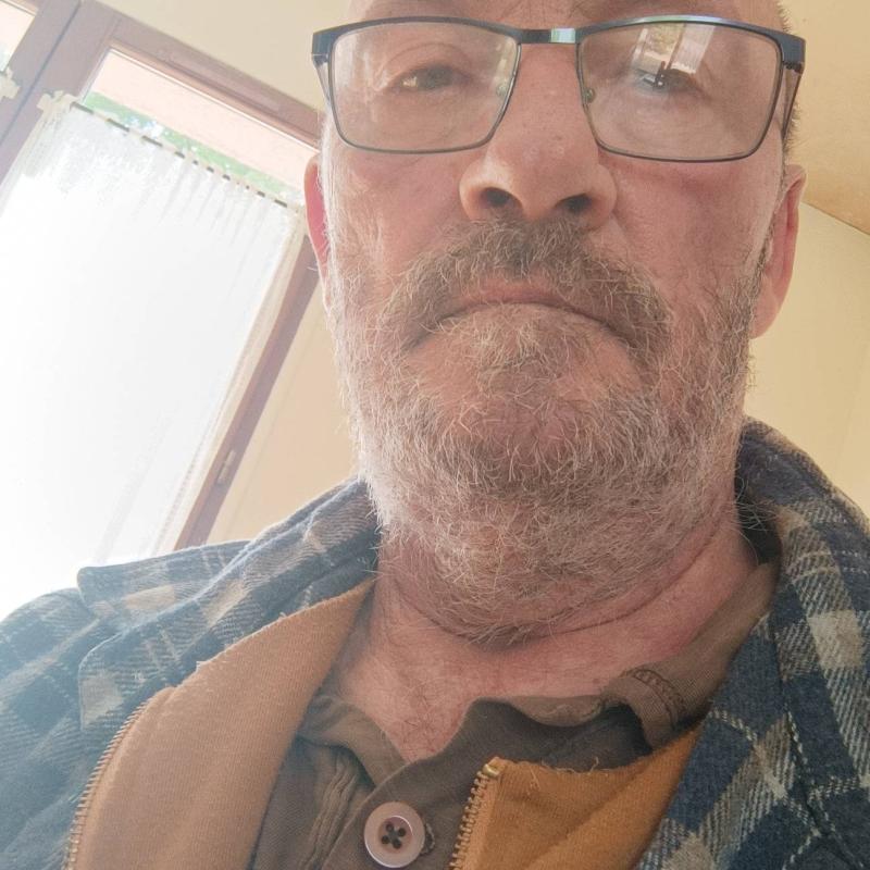 jebta 64 ans Épinay sur Seine