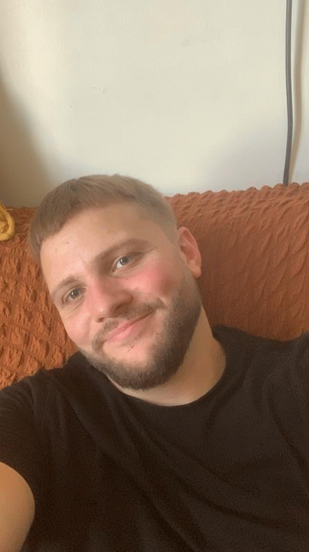 Alex  29 ans Thiais