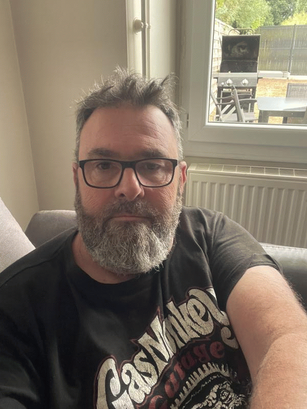 Steve 52 ans Saint Martin des Noyers