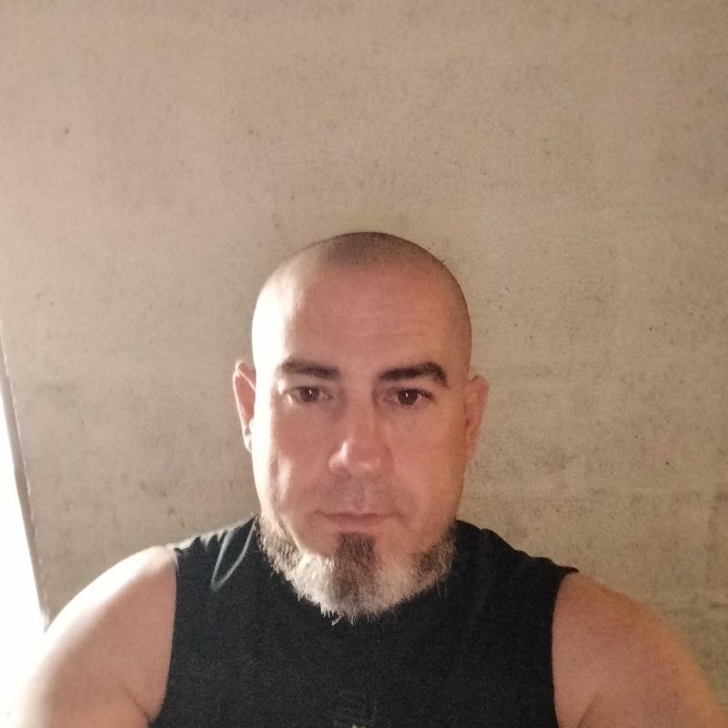 Romuald 47 ans Bruay sur l'Escaut