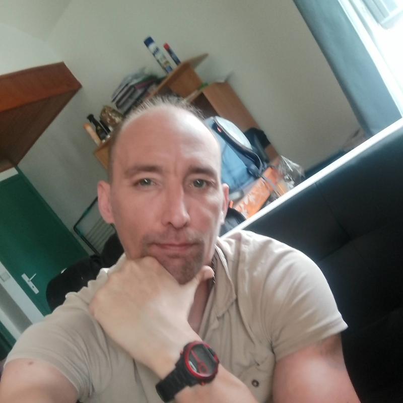 Éric 44 ans Le Faou