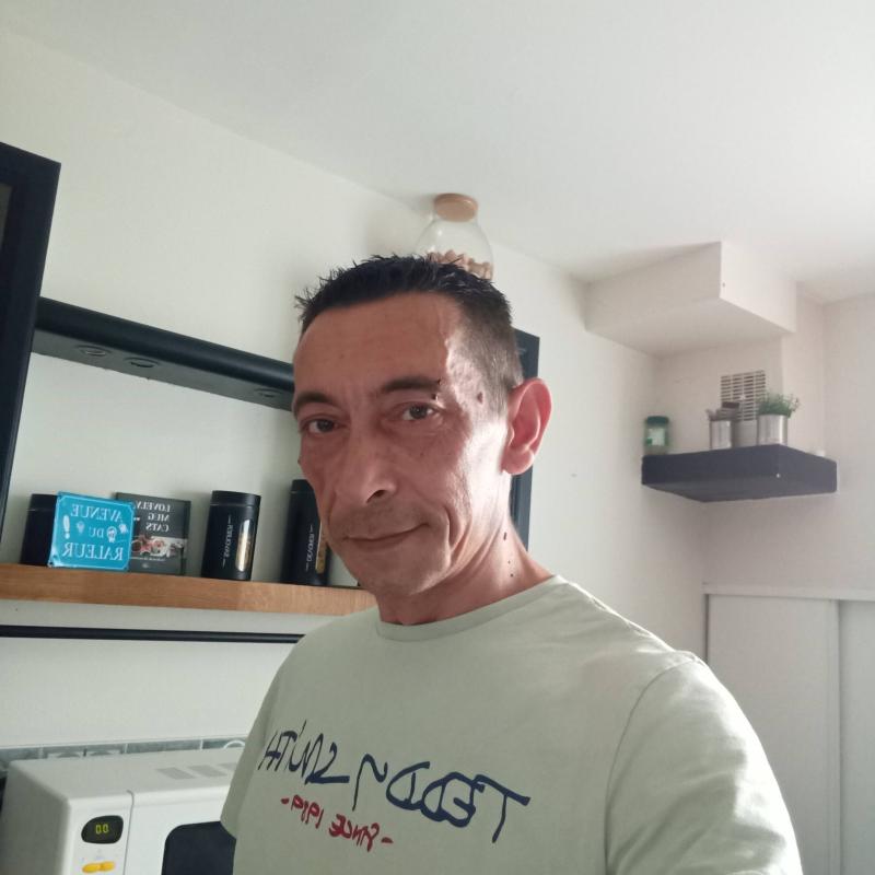 Séb 53 ans Douai