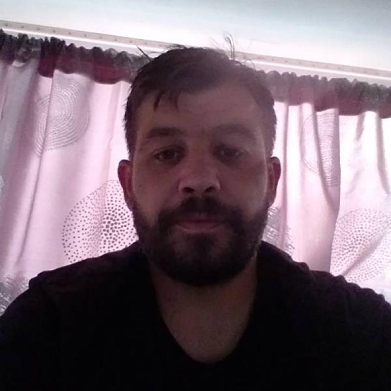mehdi 33 ans Valenciennes