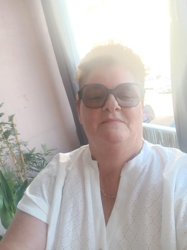 Armelle 64 ans Perpignan