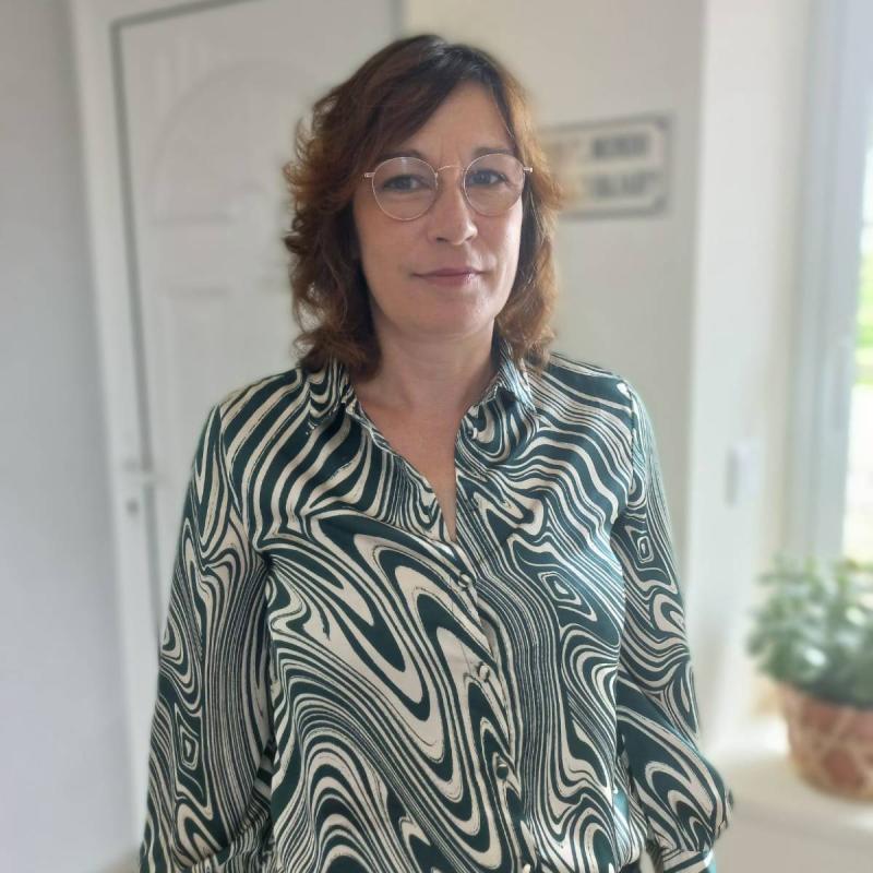 Sandrine 49 ans Retiers