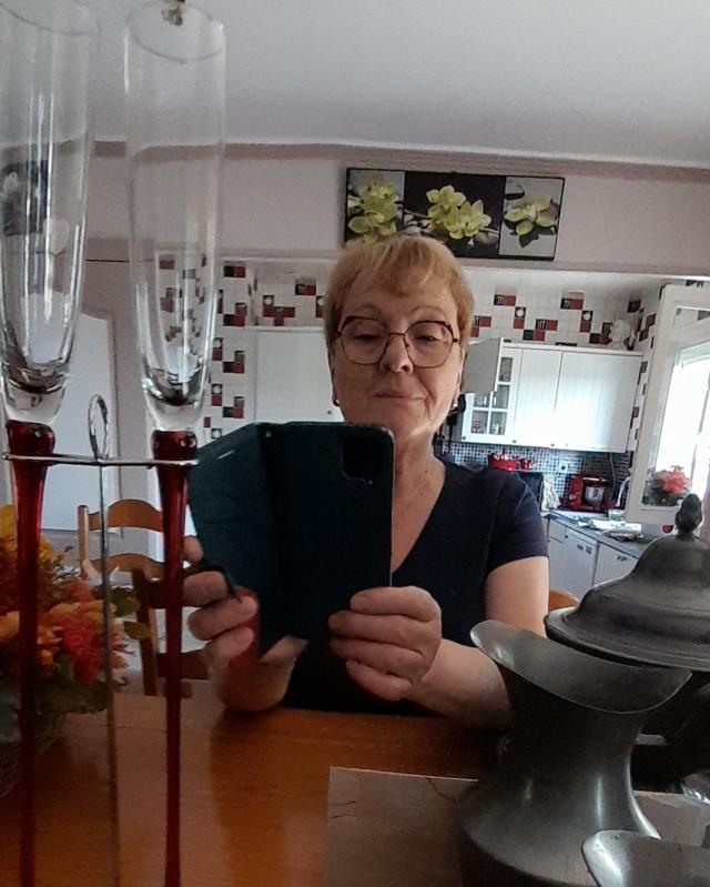 MARTINE  74 ans Nassandres
