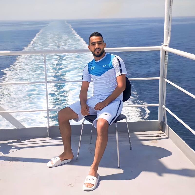 hicham 24 ans Châteauneuf sur Isère