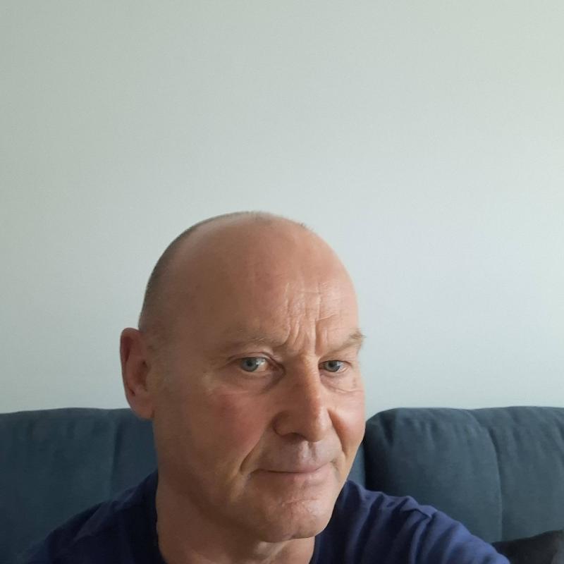 Eric 61 ans Cuers