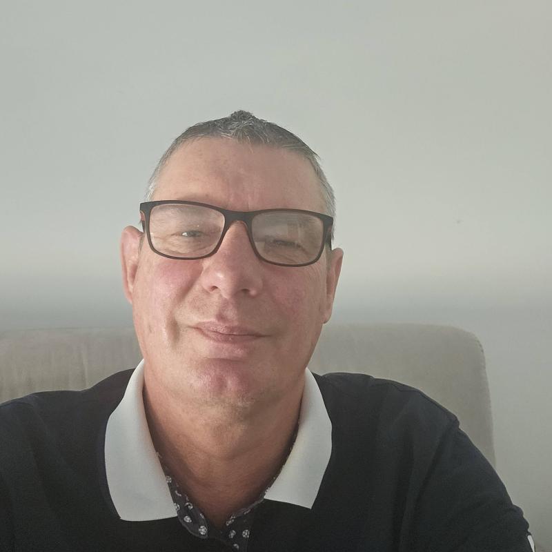 eric 58 ans Drap