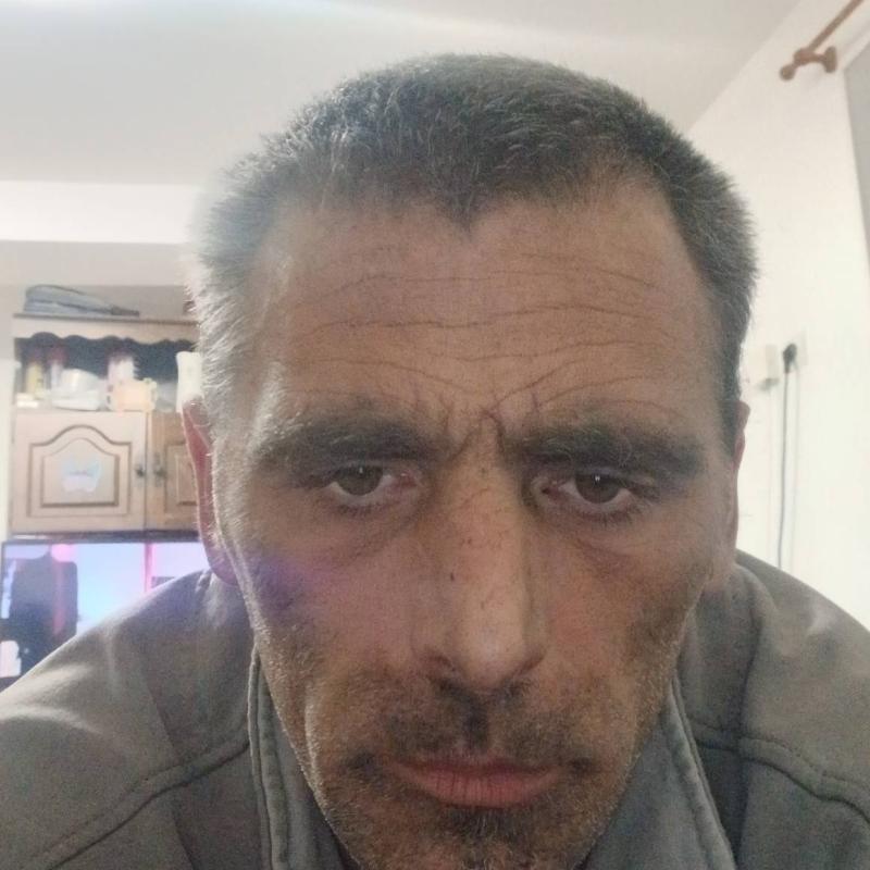 franck 42 ans Saint Michel