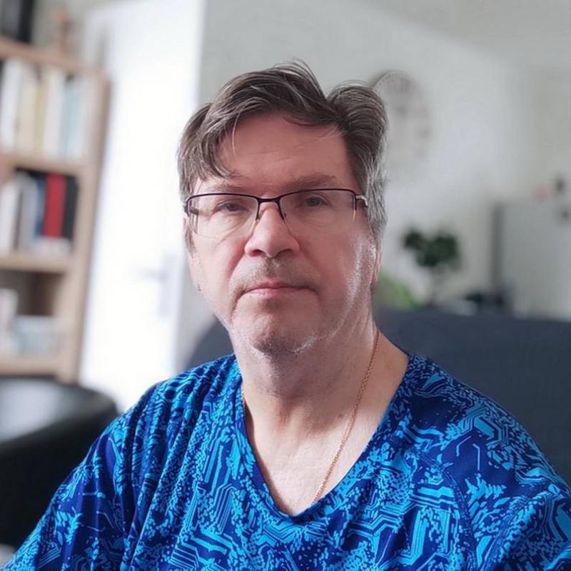 Tony 67 ans Gouesnach
