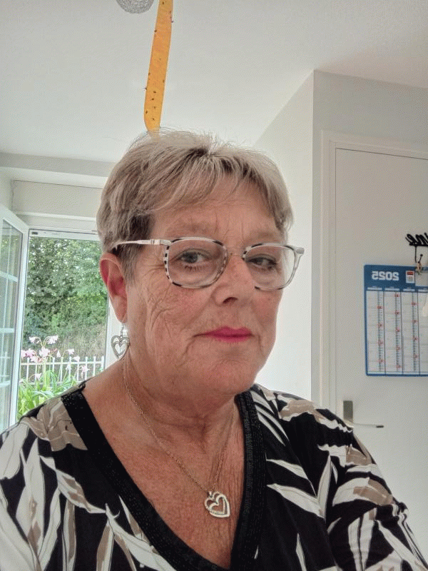 Mireille  66 ans Saint Lô