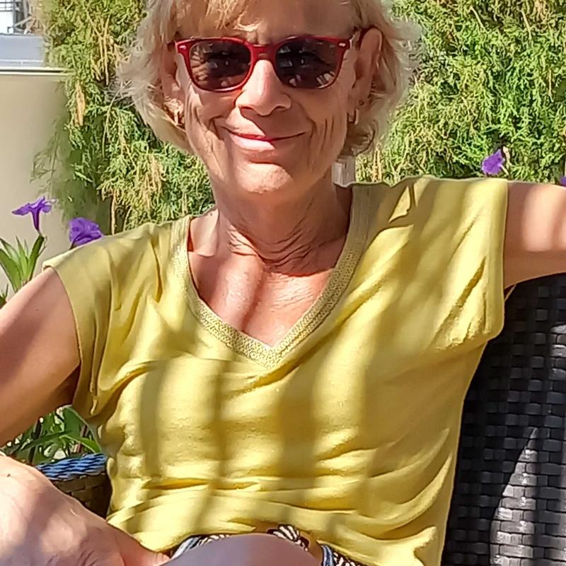 lola 66 ans Antrain