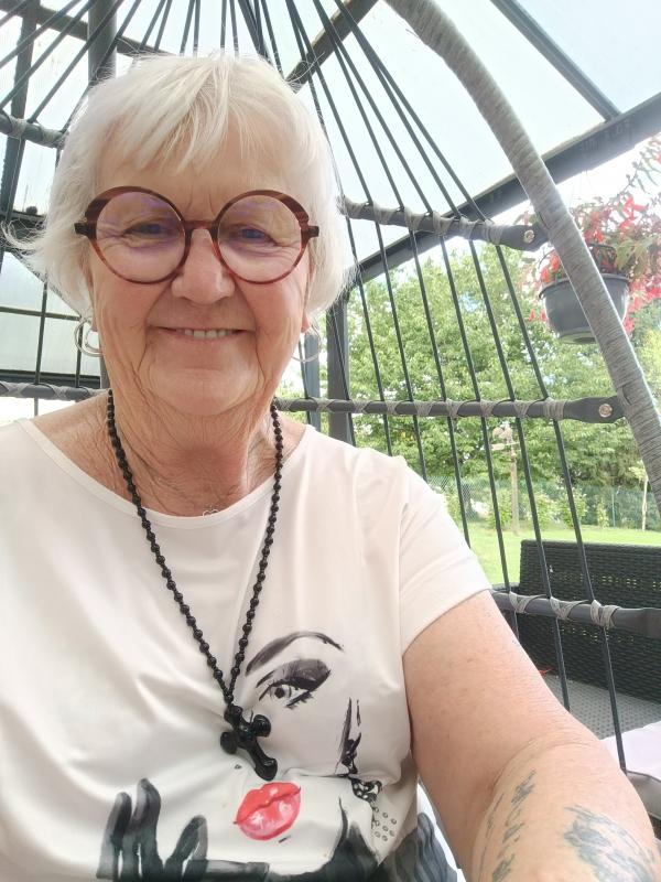 claudette 79 ans Verdun sur le Doubs