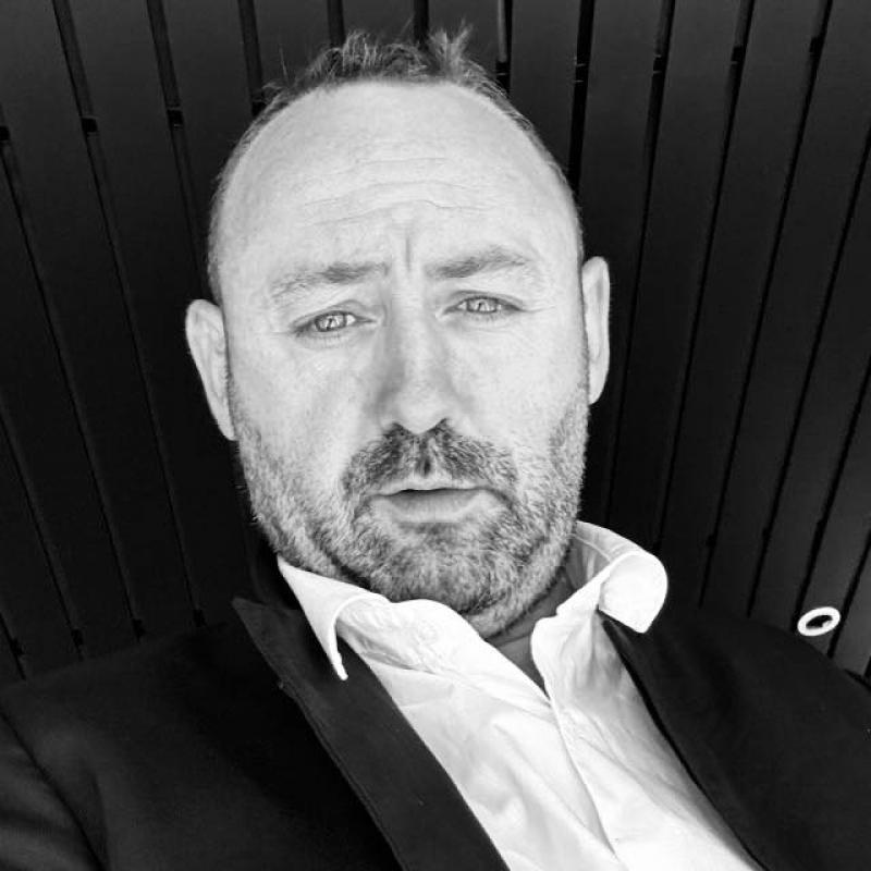 serge 54 ans paris 8eme arrondissement