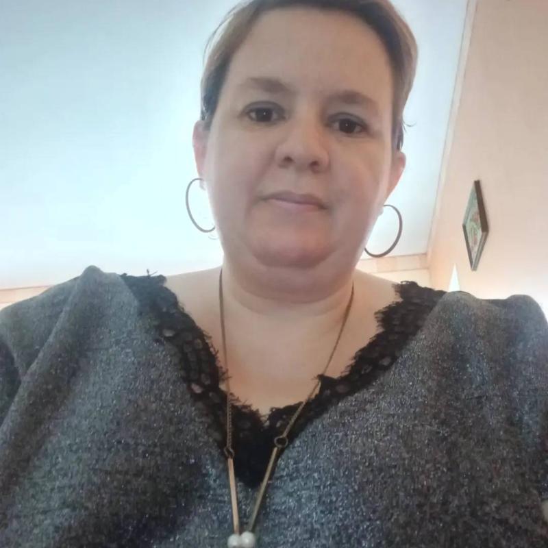 Stéphanie 45 ans Sainte Foy la Grande